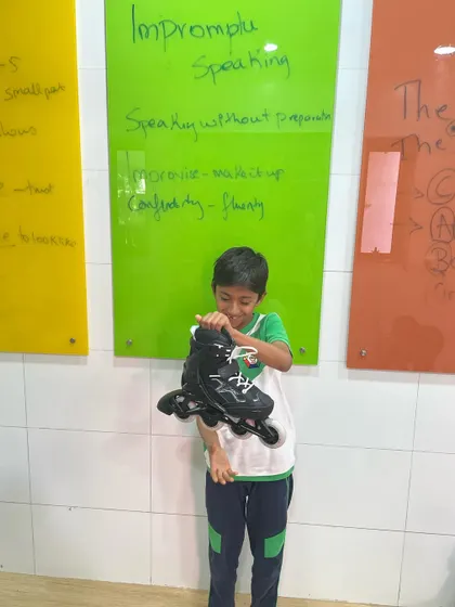 Using a roller skate as a prompt for an impromptu speech. These unconventional exercises encourage students to be imaginative and confident when speaking without preparation.