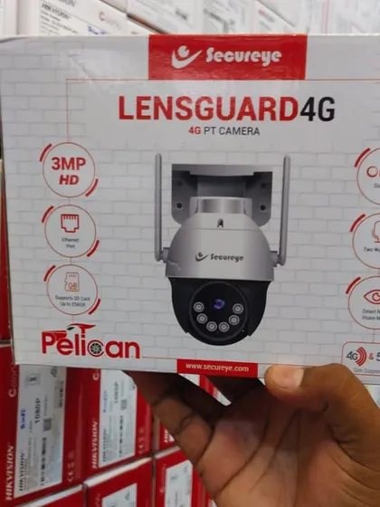 A closer look at the packaging for the Secureye Lensguard 4G PT camera, highlighting features like two-way audio and smart night vision.