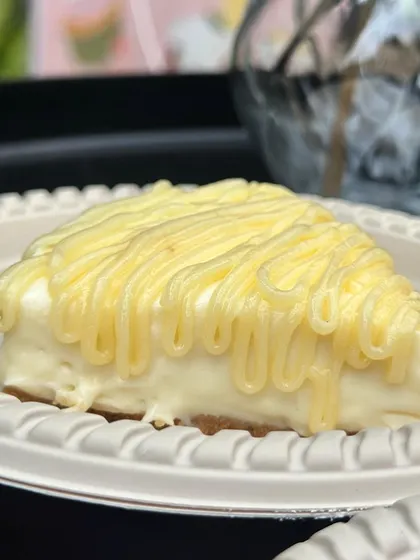 A bright and zesty treat, our new Lemon Cheesecake offers a refreshing tang. This eggless dessert features a smooth lemon-infused filling with a delicate, sweet topping.