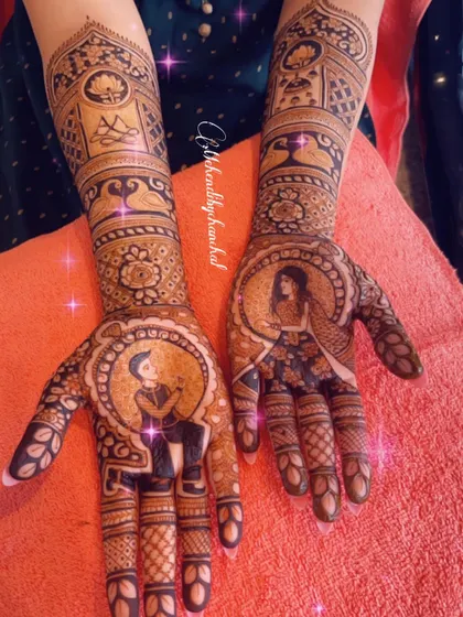 A darker, stained version of the engagement portrait mehendi. It's so satisfying to see the rich color develop, a sign of deep love.