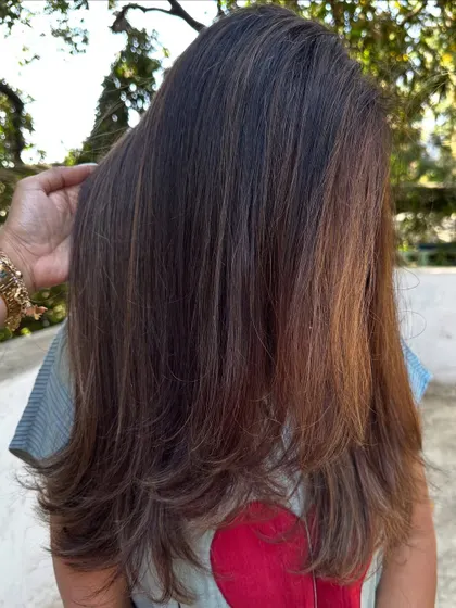 A close-up of the 'Beige + Chocolate' color combination.