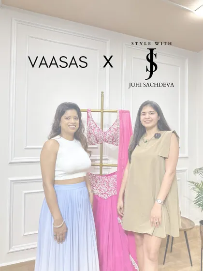 I recently discovered a new designer brand, Vaasas Fashion Studio, in Dwarka, New Delhi. Here I am with the designer, Uma, and one of her beautiful creations.