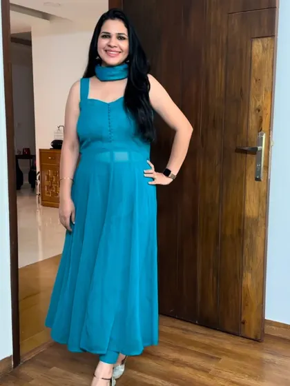 The final look of the "Dil Toh Pagal Hai" inspired Anarkali, created from a plain teal georgette saree. Simple, elegant, and timeless.