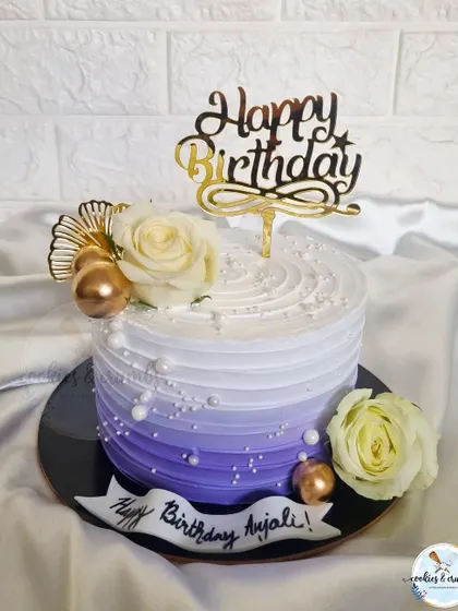 My butterfly and ombre cakes are a customer favorite. The gradient of colors, delicate butterflies, and pearl details create a dreamy and elegant look for any occasion.