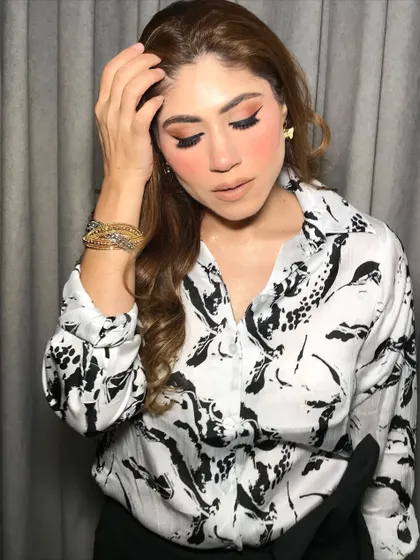 A final shot of this stunning western glam look.
