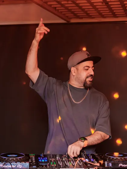 In the zone, dropping old school beats with new school energy. The VIBE CHECK party at Monkey Bar is Bangalore's finest throwbacks night.