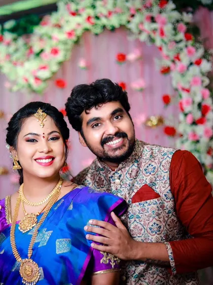 A duplicate of 167, a happy portrait of an engaged couple.