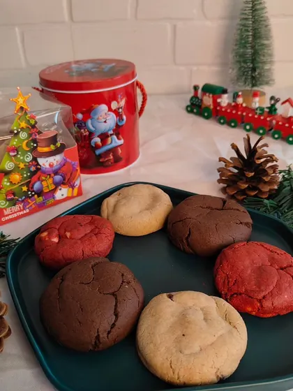 My Christmas Cookie Jar, filled with an assortment of freshly baked cookies. This festive tin makes a wonderful, edible gift for the holidays.