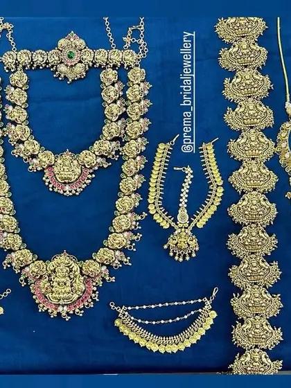 Another beautiful combination of temple jewellery booked for a wedding.