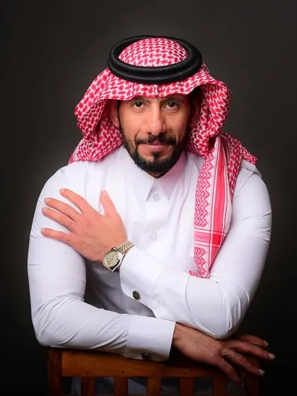 A formal studio portrait for a client from Saudi Arabia. I focus on respectful and powerful posing to create headshots that are suitable for international business profiles.