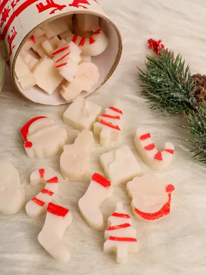 Christmas melts, anyone? Our holiday mix includes Santa, stockings, candy canes, and more.