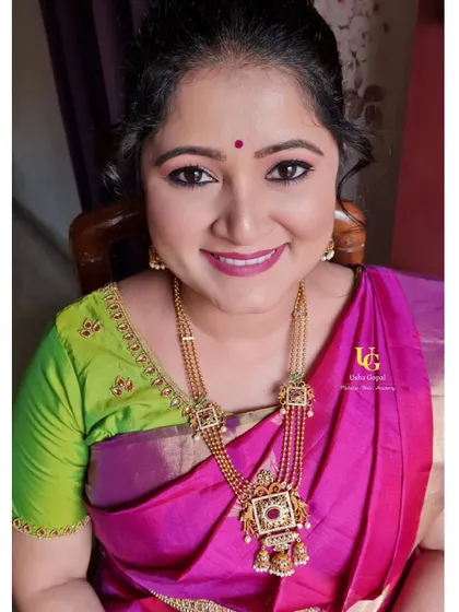 The bubbly RJ Archana, ready for a family event. She wanted a simple, natural finish, and this soft, subtle makeover gave her a radiant glow.