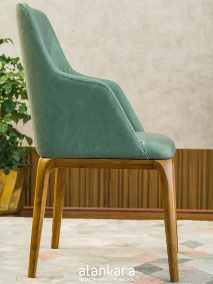 Further views of our diverse dining tables and chairs, including different styles, materials, and close-ups that emphasize the quality of our work.