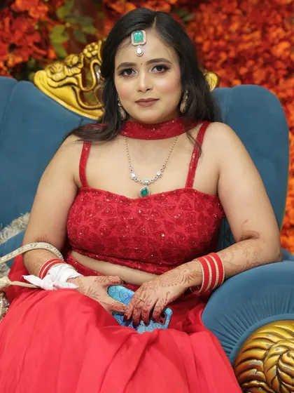 A confident and happy portrait of the guest, ready to enjoy the wedding.
