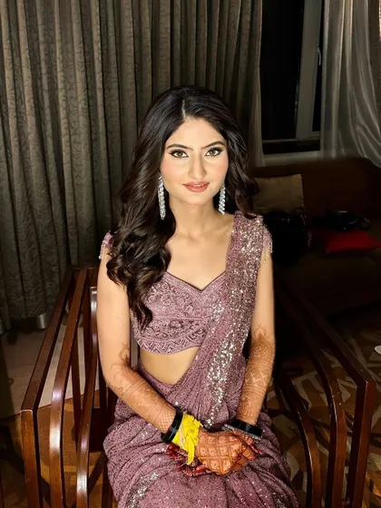 A full view of my Sangeet bride. The look is effortlessly elegant and perfect for an evening of celebration.