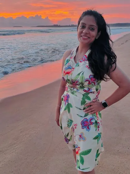 The perfect sunset moment captured with our happy client in a custom floral halter dress. We designed this piece to be light, breezy, and comfortable, making it the ideal choice for a beach vacation or a summer day out.