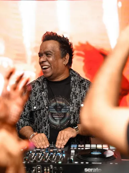A huge smile from me on the decks. I love playing these nostalgic sets.