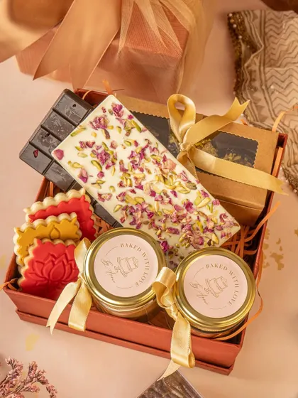 A beautifully arranged Diwali gift hamper. My festive product photography focuses on creating a luxurious and celebratory feel, perfect for seasonal marketing campaigns.