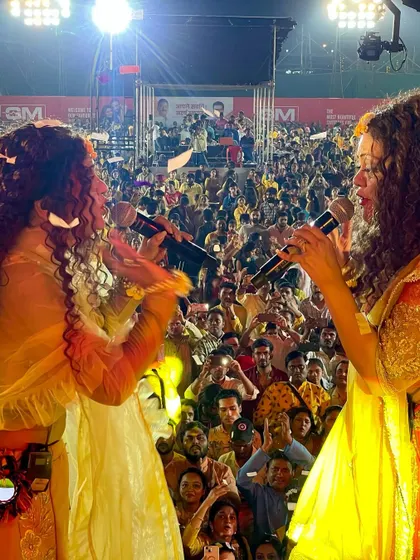 Singing for a packed ground on the fifth day of Navratri. The connection we feel with the audience from the stage is truly special.
