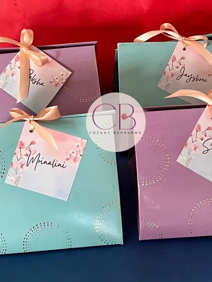 Our pastel-themed gift bags are perfect for bridesmaid hampers or wedding favours. We offer them in beautiful shades of mint green and lavender, complete with personalised name tags.