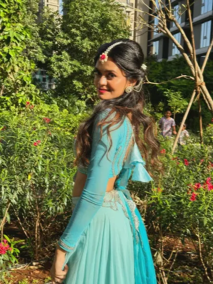 A happy, sunny moment before a semiclassical performance. The right mindset is just as important as the right steps.