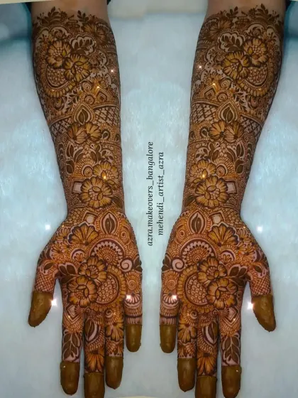 The same bridal design with a glitter effect, adding a touch of glamour for the special day.