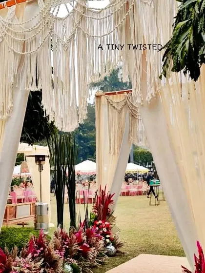 Imagine walking into your wedding through a gate made of dreams. I was so honored to create this 7-foot macramé arch for a special wedding event. It’s moments like these that fill my heart, turning a celebration into something truly magical.