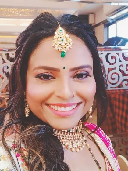 A happy client selfie. She rented this beautiful Kundan choker and maang tikka set for a wedding and looks absolutely fantastic.