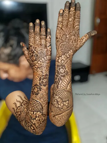 A final look at Sanaya's stunning and intricate bridal henna.