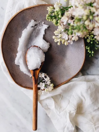 Our Coconut Vanilla Melt foot spa will transport you to the tropics. This butter blend improves elasticity, fights signs of aging, and is naturally antibacterial.