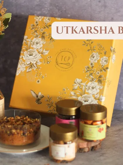 The Utkarsha Box is part of our Artisan's Collection. This sturdy, reusable box features a beautiful yellow floral design, making the packaging a gift in itself.