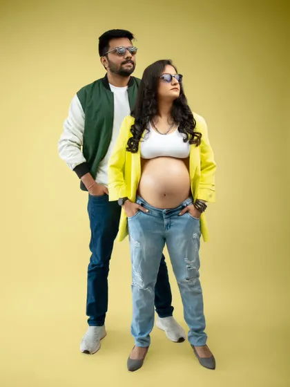 The coolest parents-to-be are in the house. This session was all about a bold, stylish, and confident vibe, proving that parenthood comes with a whole lot of swagger.