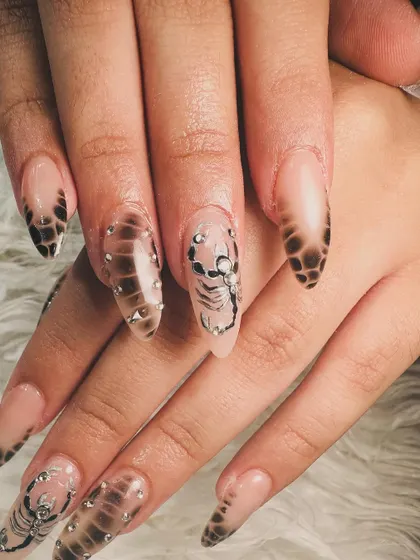 The combination of the 3D texture, animal print, and bling makes this set a real showstopper.