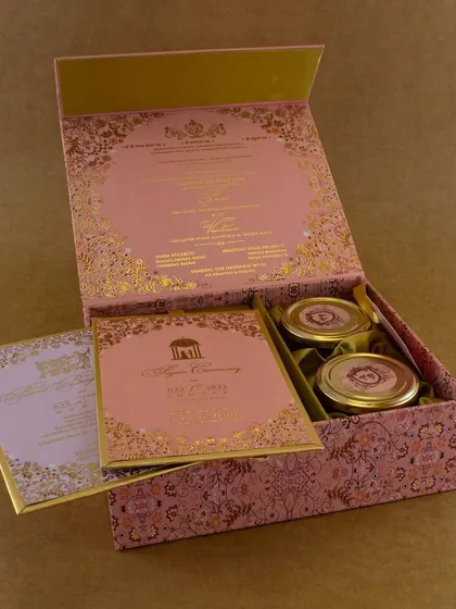 A duplicate of ID 94, this pink and gold patterned box is a beautiful example of how we blend traditional motifs with modern colors.