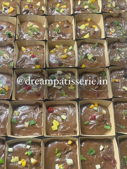 A look at our chocolate plum cakes with candied fruit, prepared as part of a bulk order for corporate Christmas hampers.