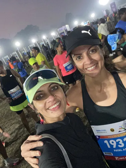 Catching up with a friend before the race. These moments of connection are just as important as the run itself.