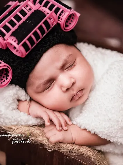 A peaceful moment of rest during the newborn spa day. We ensure every session is calm and safe for your baby.