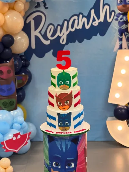 This three-tiered PJ Masks cake stood tall for little Reyansh's 5th birthday. It was such a joy to make his cakes since his 1st birthday, and I'm so grateful for his parents' trust year after year.
