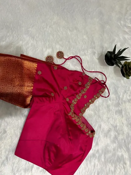 Embrace the royal elegance of pink and gold. Why choose between bold and delicate when you can have both?