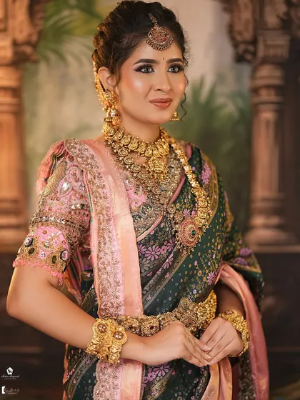 This look from Pro Batch 20 shows how to balance rich, antique gold jewelry with soft, complementary makeup tones.