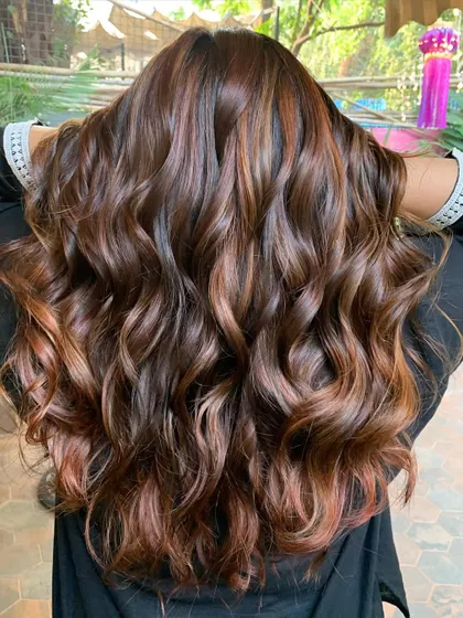 The curls in this date pudding look are so luscious. They really show off the warm, coppery tones. (No filter)