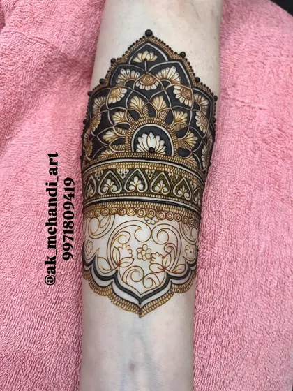 Here you can see the design partially filled. I teach how to build up layers of shading and bold fills to create a rich, textured look.