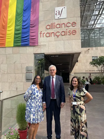 We had the honour of welcoming Dominique Antoine from the French Court of Auditors. He is seen here with our directors outside our building, highlighting our strong institutional ties.