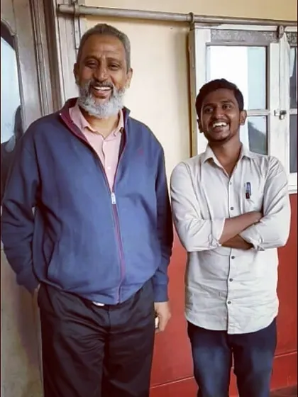 I met senior Kannada film actor Sidlingu Sridhar sir on the sets of an event at KCD college. We had a good discussion, and I felt very happy after meeting him.