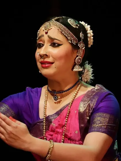A duplicate of image 100, showing her beautiful abhinaya.