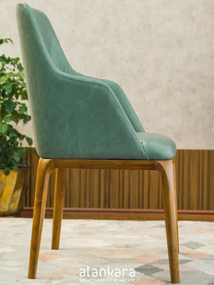 Further views of our diverse dining tables and chairs, including different styles, materials, and close-ups that emphasize the quality of our work.