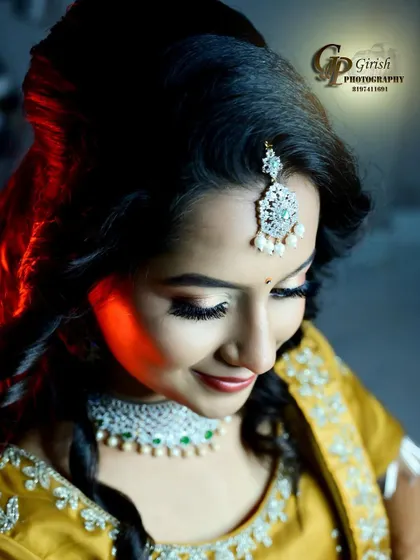 A beautiful candid shot of the bride, showcasing the sparkle of the rented CZ jewellery.