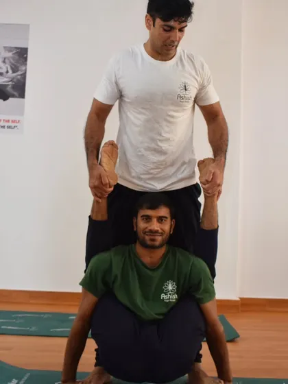 During our Teacher Training Course, we focus on learning how to properly assist others. This partner exercise demonstrates support and balance.