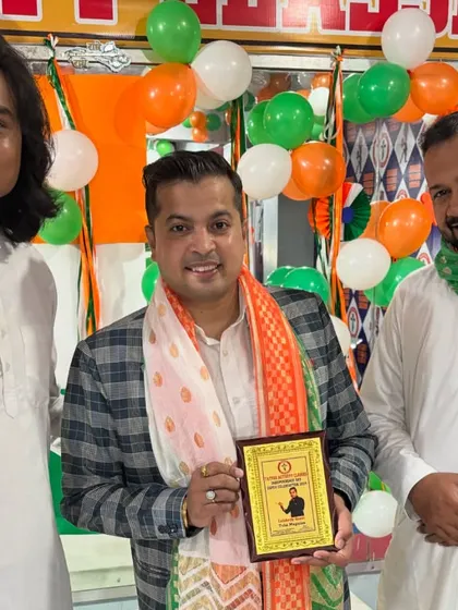 A moment of recognition with our celebrity guest, The Tulsi Magician, during our Independence Day celebrations.