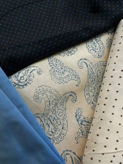 Our printing tables filled with interesting print concepts for a pop-up with Dhi. Co-creating with designers and experimenting with different layouts and colors always results in the most beautiful, one-of-a-kind pieces.